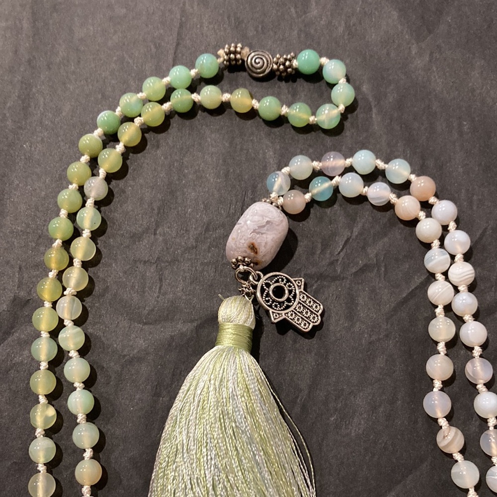 Hand knotted mala - Picture 2 of 3